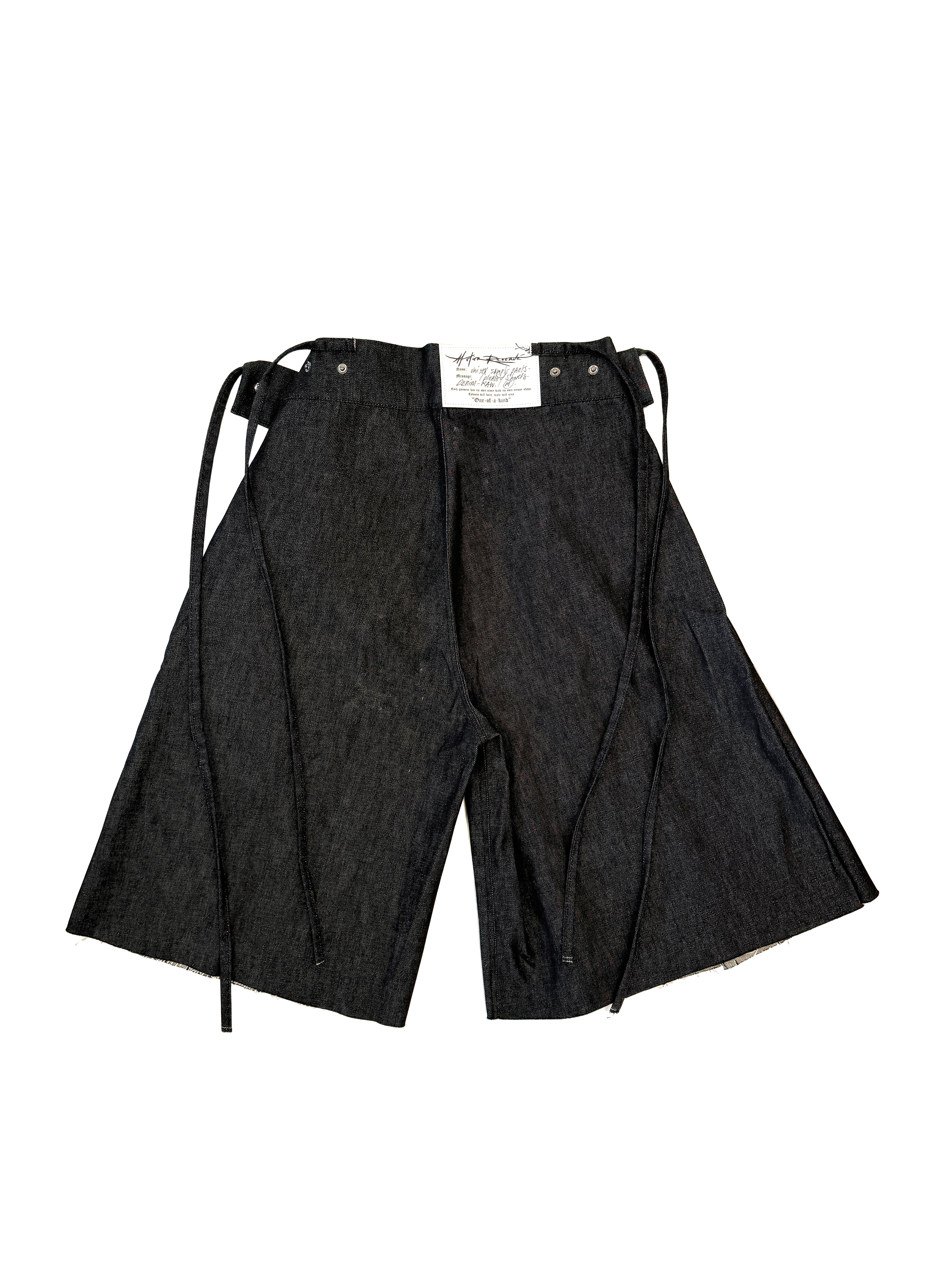 PLEATED RAW DENIM SHORTS