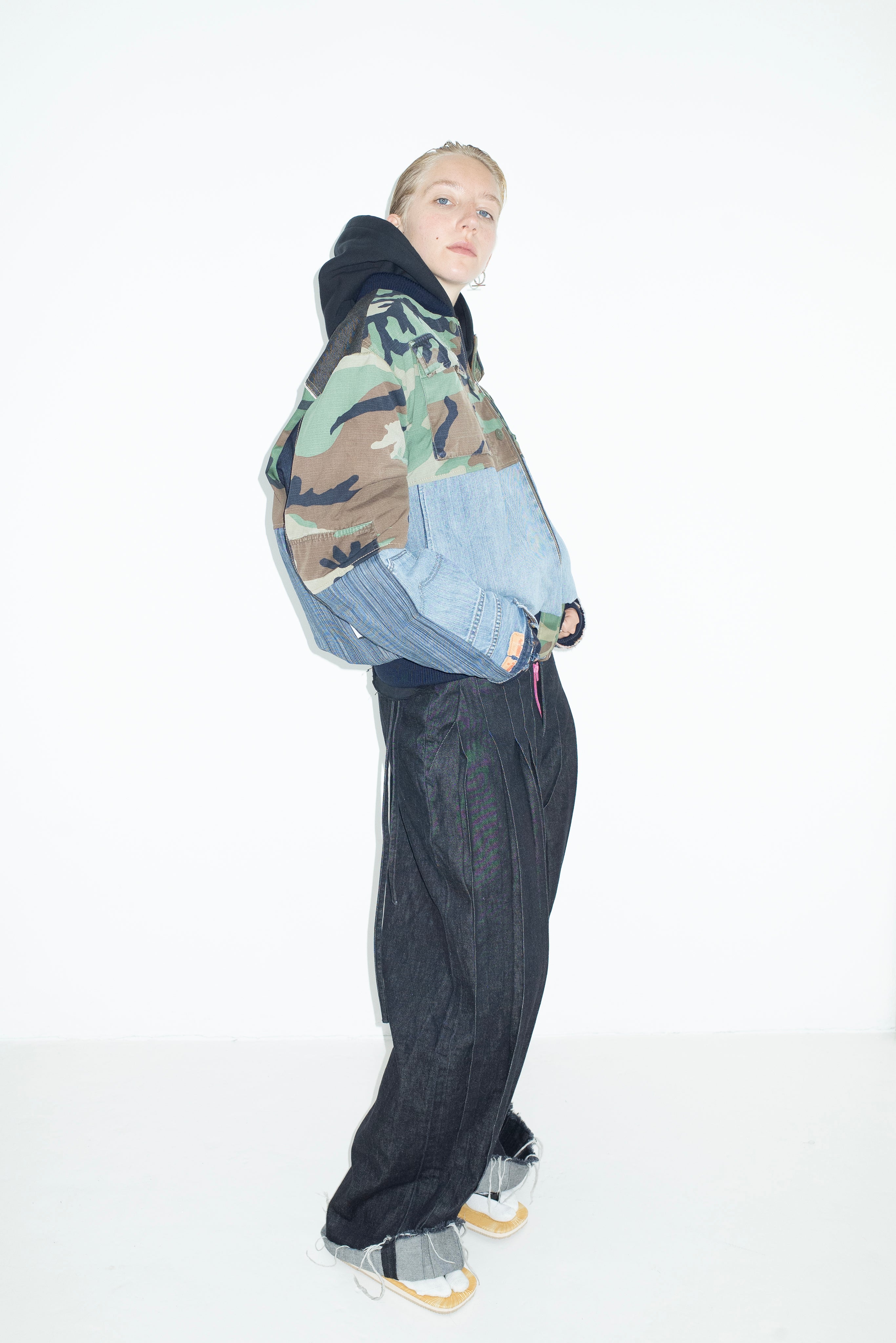 BOMBER JACKET RE-CUT CAMO/ JEANS