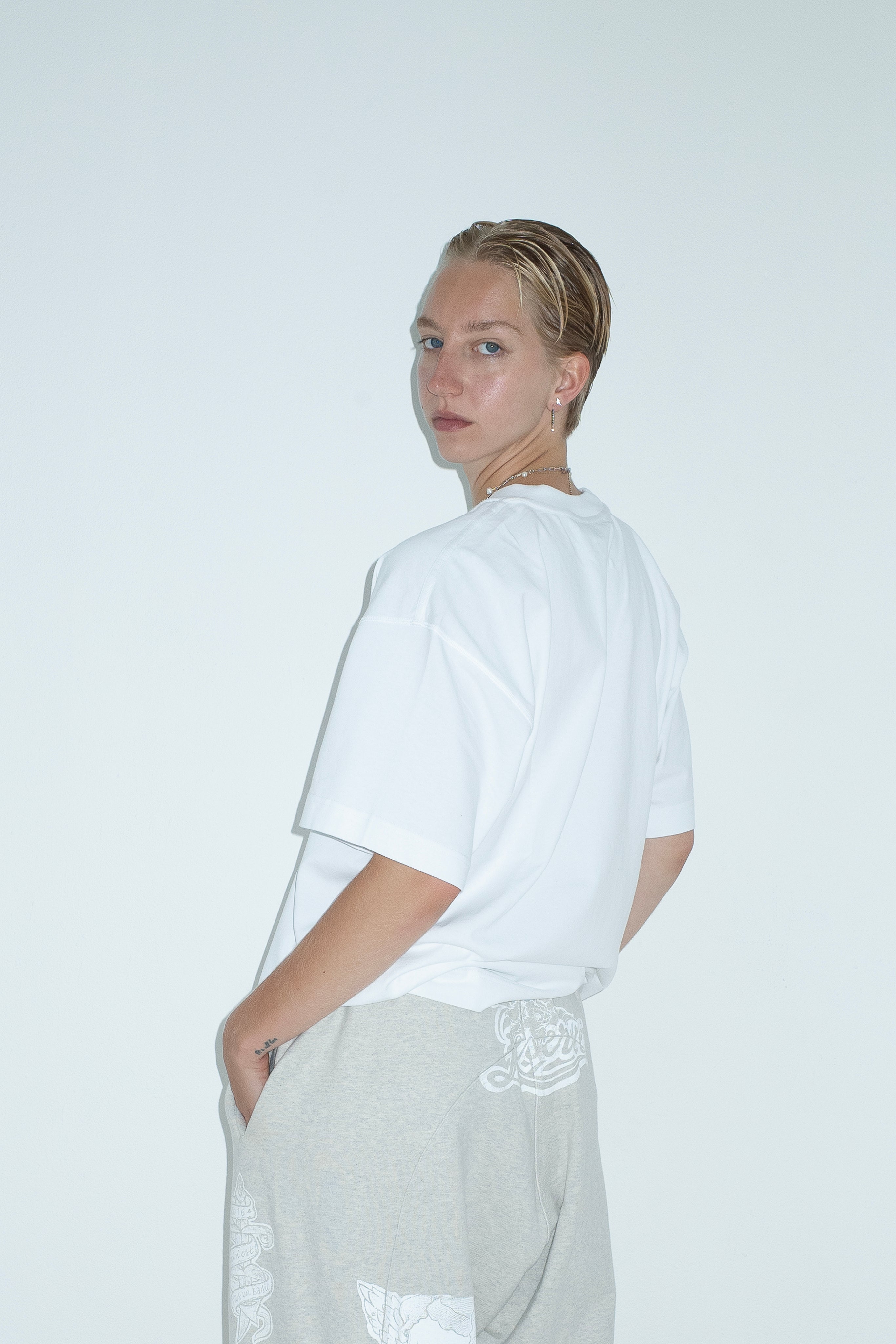 BOX TEE NO LOGO WHITE