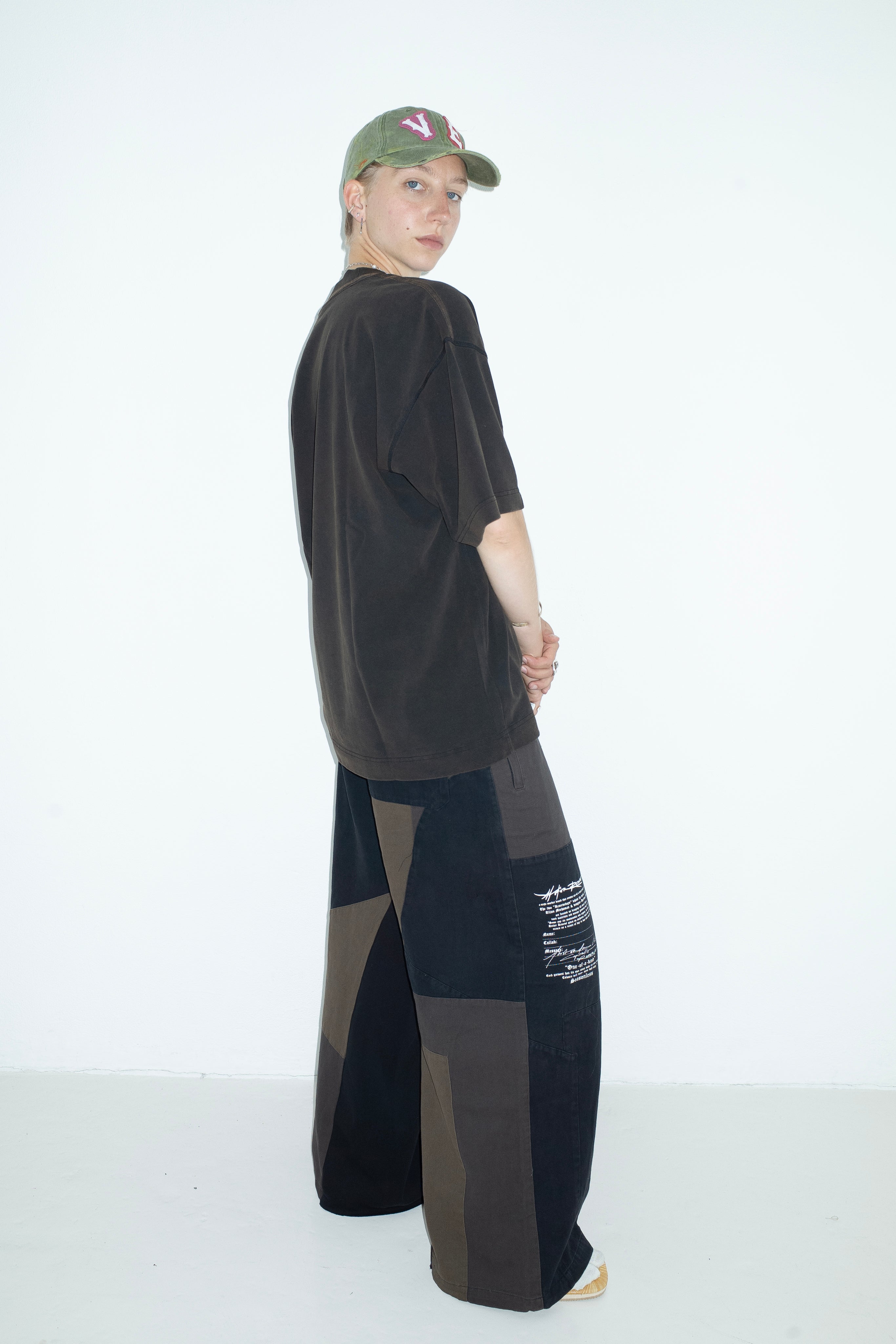 RE-CUT CARGO PANTS BLACK