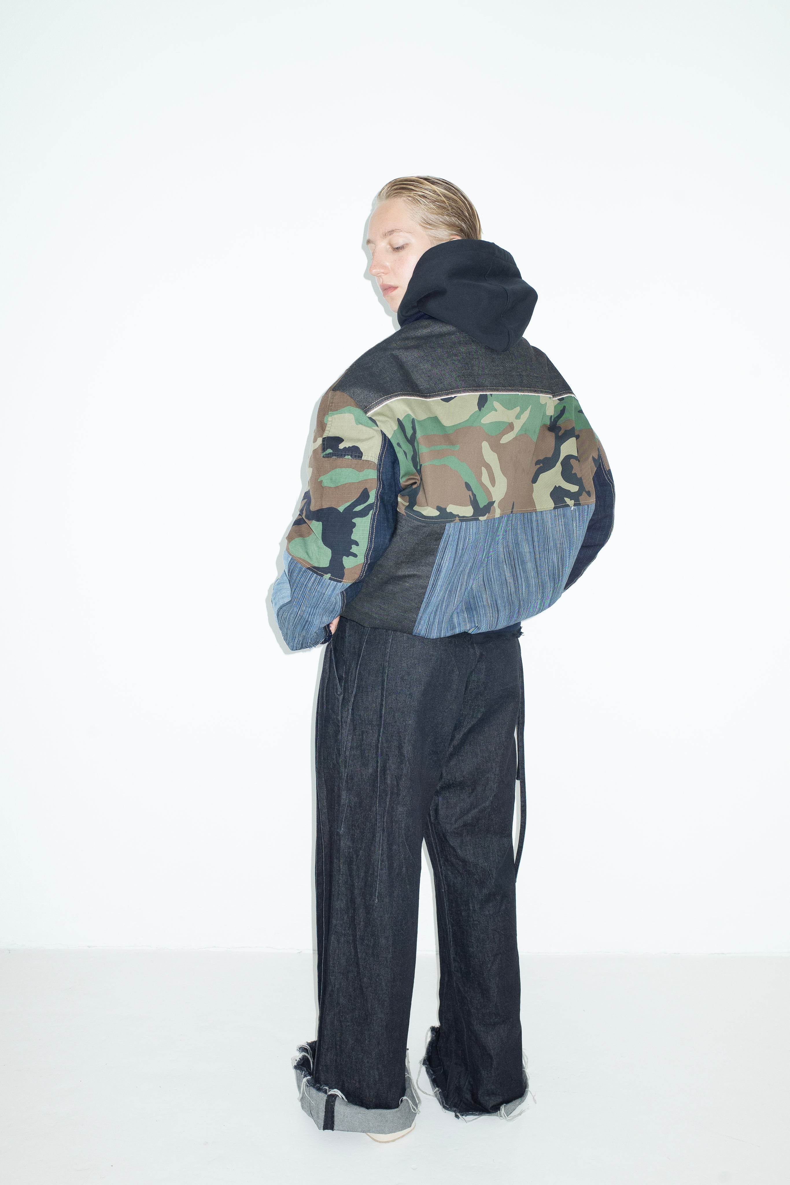 BOMBER JACKET RE-CUT CAMO/ JEANS
